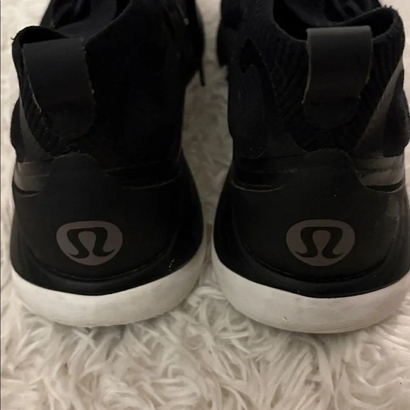 Lululemon Chargefeel Mid Women's Workout Shoe SIZE 9 - Picture 4 of 10